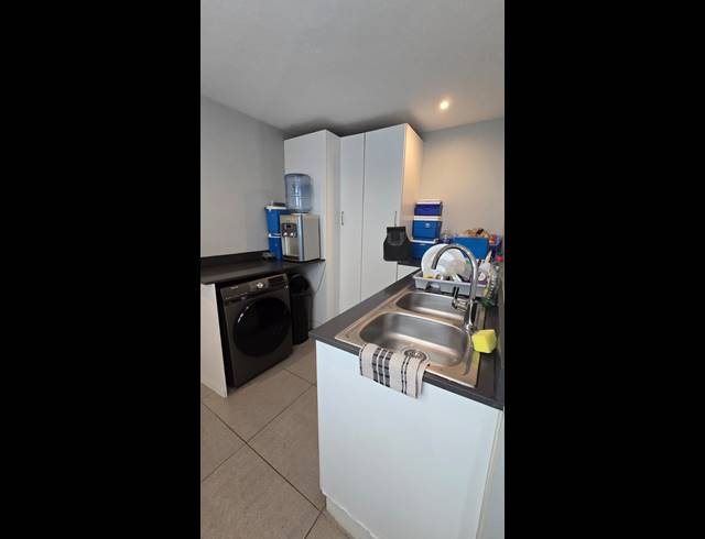 3 BEDROOM FREESTANDING FOR SALE IN PALM LAKES ESTATE